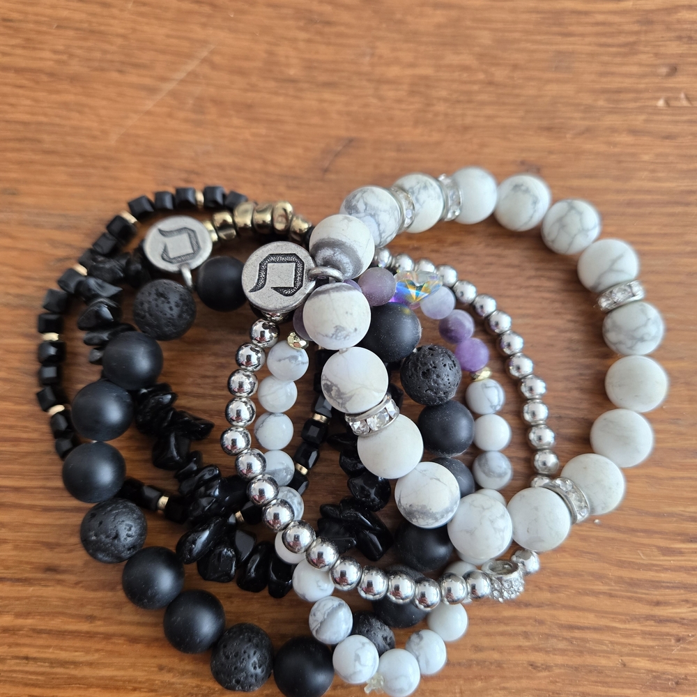 Stacked White Howlite & Black Bead Bracelet Set - Unbranded